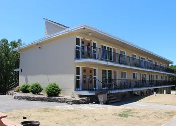 Sauble Beach Lodge hotel thumbnail 6