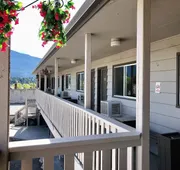The Canterbury Inn of Downtown Invermere hotel detail image 3