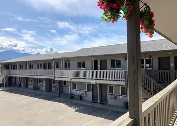 The Canterbury Inn of Downtown Invermere hotel thumbnail 3