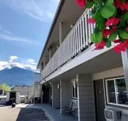 The Canterbury Inn of Downtown Invermere hotel detail image 4