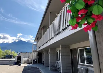 The Canterbury Inn of Downtown Invermere hotel thumbnail 5