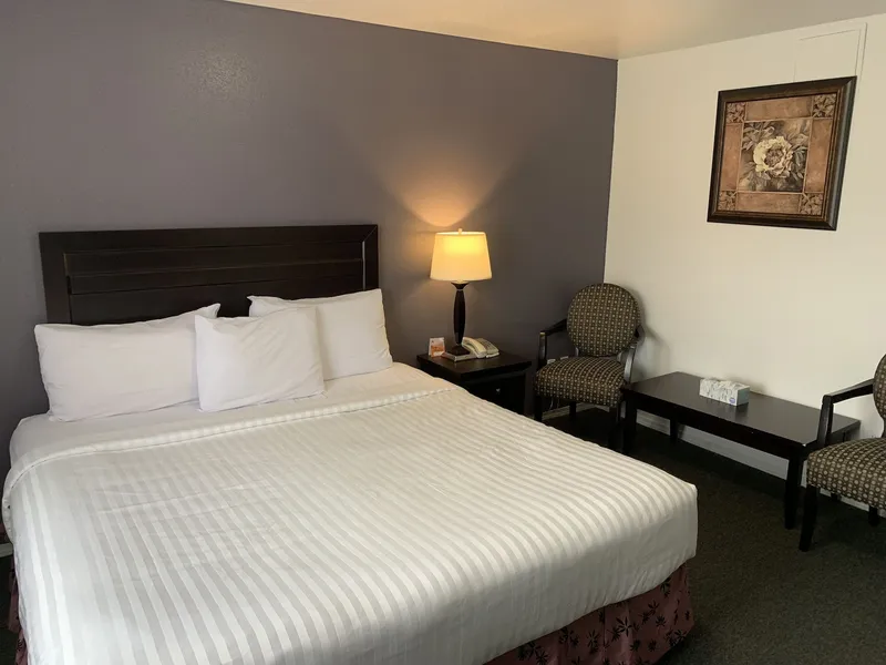 Lake Country Inn hotel detail image 6