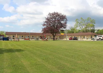 Budget Inn Port Hope hotel thumbnail 7