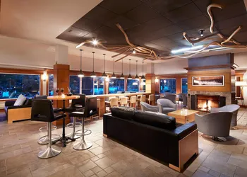 Auberge du Lac-à-l'Eau-Claire hotel thumbnail 3