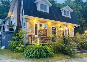 Auberge De Mon Petit Chum B&B hotel thumbnail 3