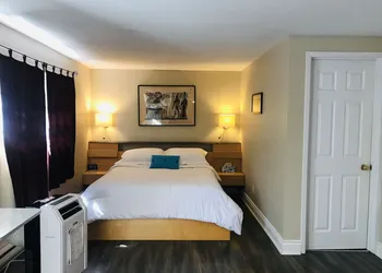 Auberge De Mon Petit Chum B&B hotel thumbnail 8
