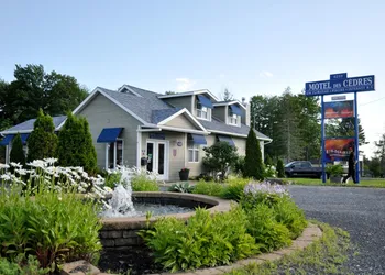 Motel des Cèdres hotel thumbnail 2