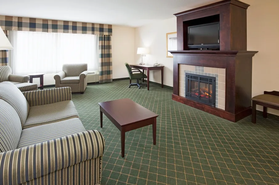 Holiday Inn & Conference Center Marshfield by IHG hotel detail image 6