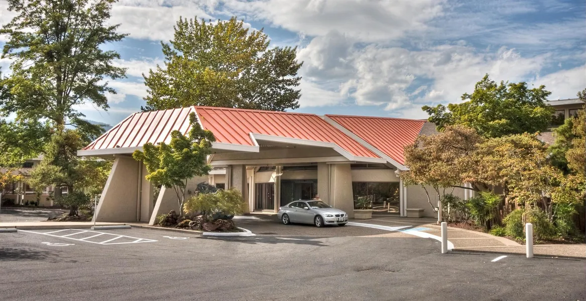 Ashland Hills Hotel & Suites hotel detail image 2
