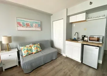 Ocean Side Inn Studios hotel thumbnail 8
