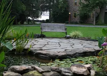 Brownstone Colonial Inn hotel thumbnail 4