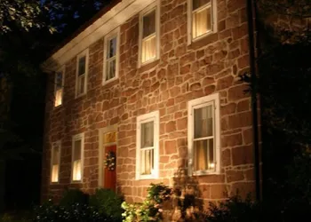Brownstone Colonial Inn hotel thumbnail 5