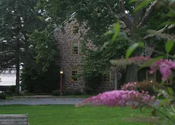 Brownstone Colonial Inn hotel thumbnail 7