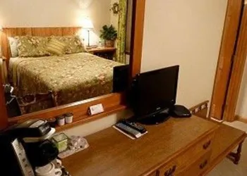 On Cranberry Pond B&B hotel thumbnail 6