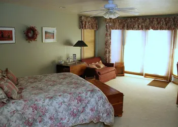 On Cranberry Pond B&B hotel thumbnail 8