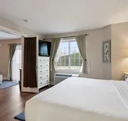Charlevoix Inn & Suites SureStay Collection by Best Western hotel detail image 7