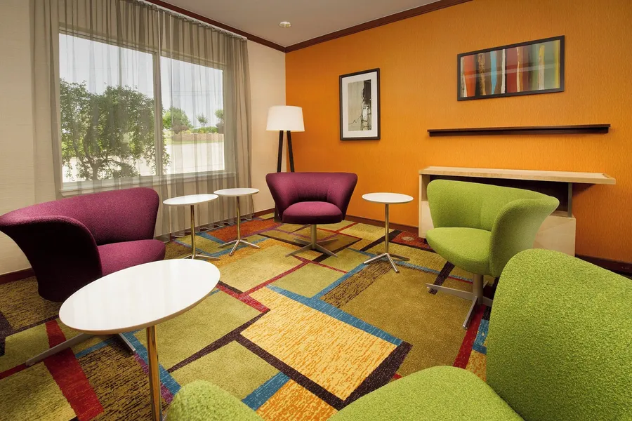 Fairfield Inn & Suites by Marriott Marshall hotel detail image 2