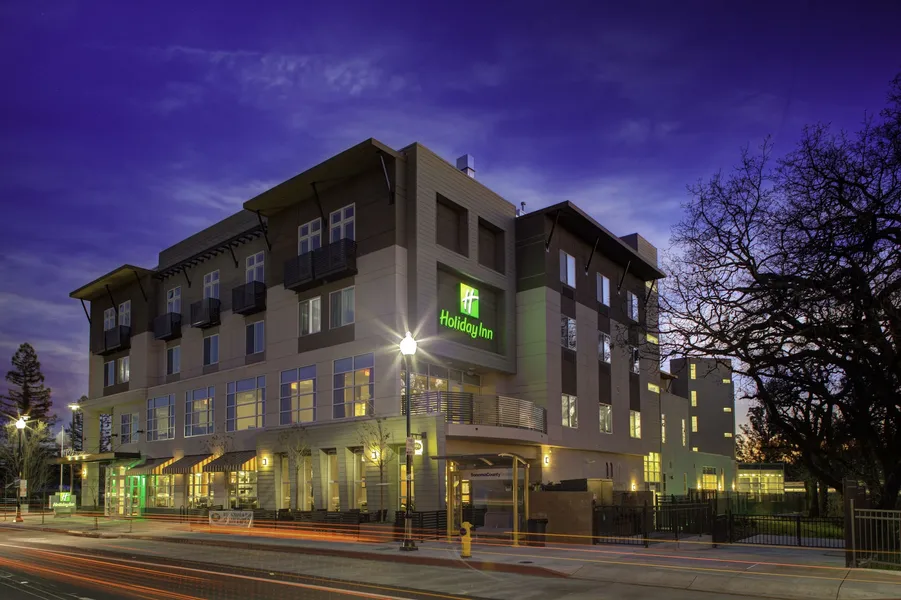 Holiday Inn Windsor Wine Country by IHG hotel detail image 2