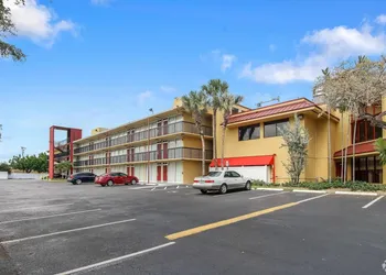 The Link Hotel on Sunrise hotel thumbnail 2