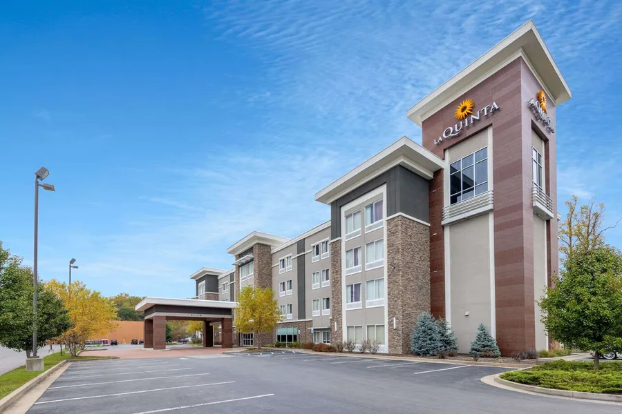 La Quinta Inn & Suites by Wyndham Morgantown hotel detail image 2