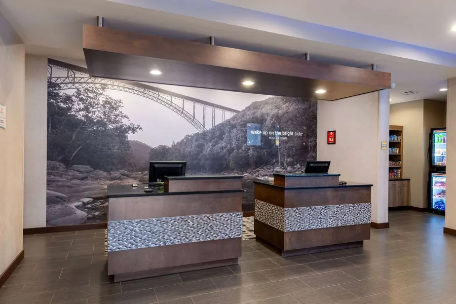 La Quinta Inn & Suites by Wyndham Morgantown hotel detail image 6