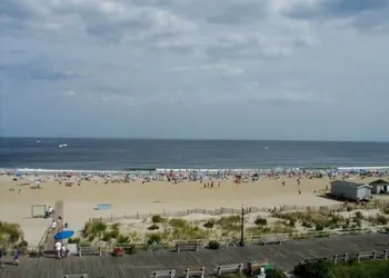 The Ocean Plaza hotel thumbnail 2