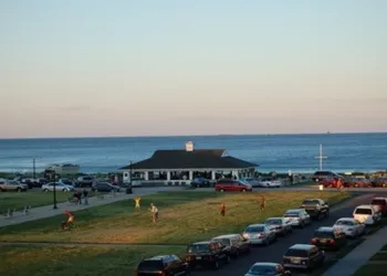 The Ocean Plaza hotel thumbnail 3