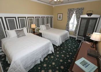 The Ocean Plaza hotel thumbnail 7
