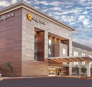 La Quinta Inn & Suites by Wyndham Morgan Hill-San Jose South hotel detail image 7