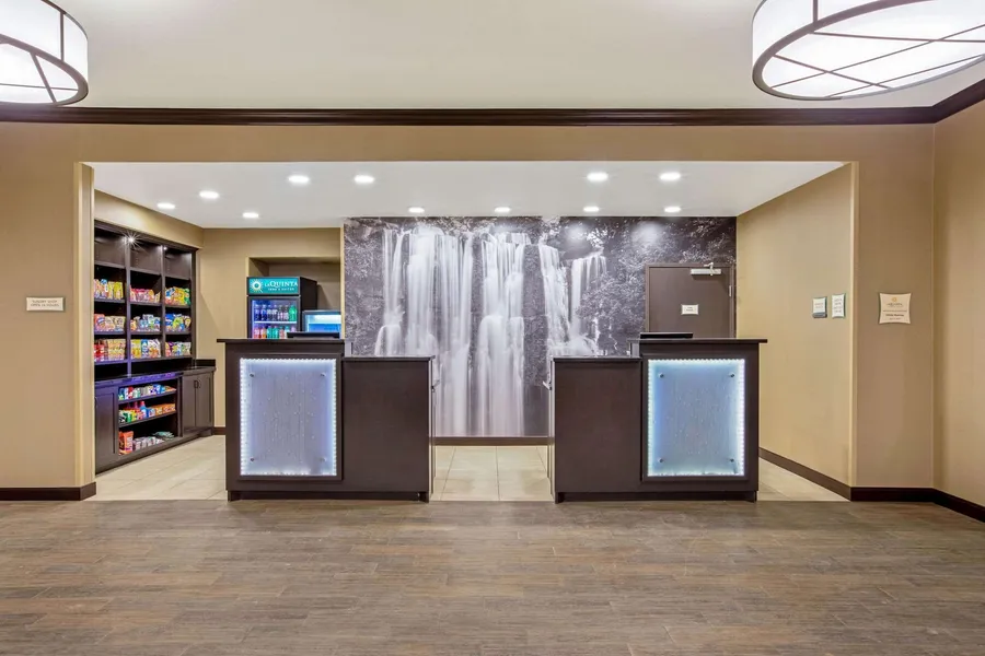 La Quinta Inn & Suites by Wyndham Gillette hotel detail image 6