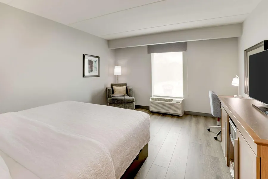 Hampton Inn & Suites Rome hotel detail image 6