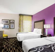 La Quinta Inn & Suites by Wyndham McAllen Convention Center hotel detail image 7