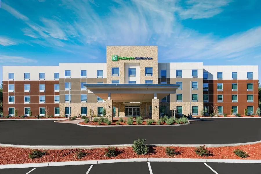 Holiday Inn Express & Suites Oakhurst - Yosemite Park Area by IHG hotel detail image 2