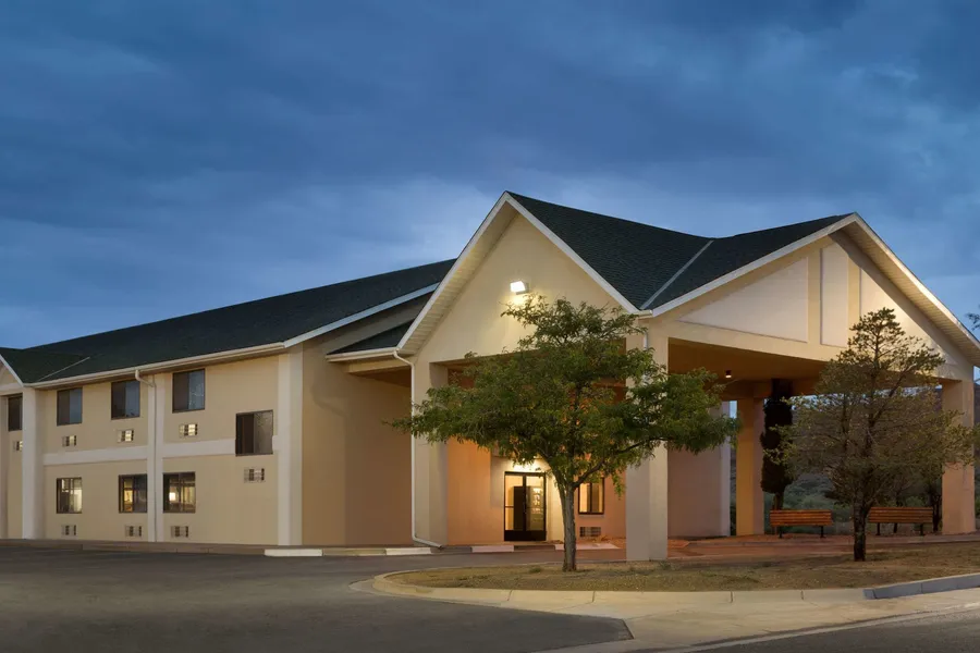 Travelodge by Wyndham Belen hotel detail image 2