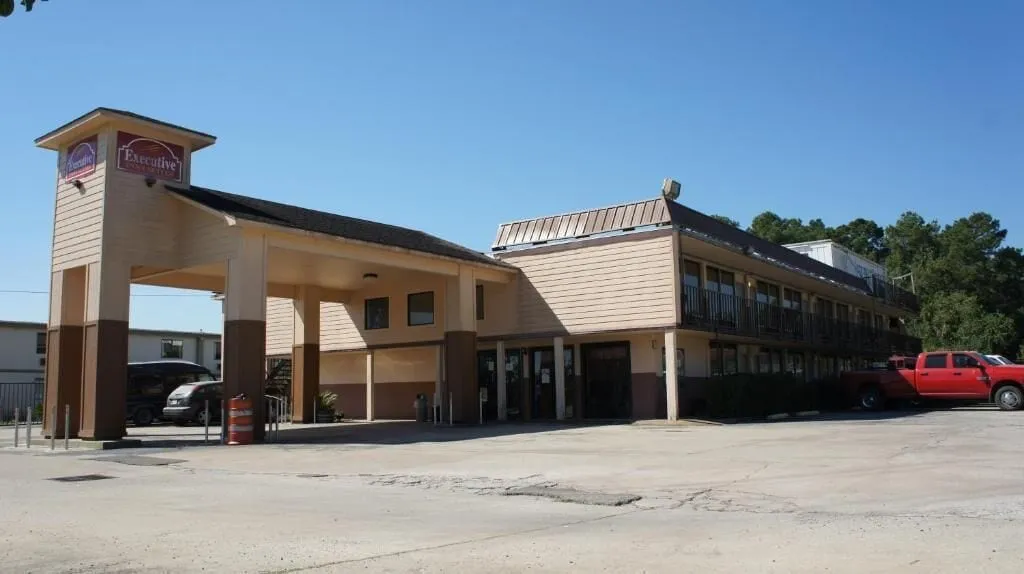 Executive Inn & Suites hotel detail image 2