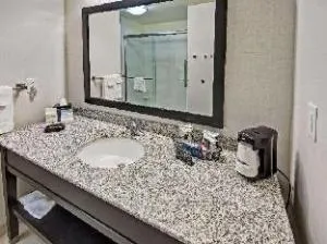 Hampton Inn Indianola hotel thumbnail 4