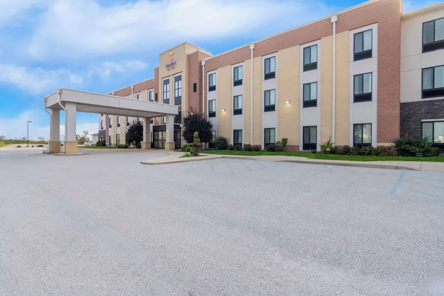 Comfort Suites Rensselaer near Fair Oaks hotel detail image 6