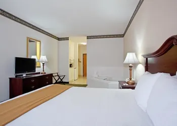 Moncks Corner Inn hotel thumbnail 8