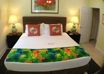 Travelers Palm hotel thumbnail 4