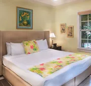Travelers Palm hotel detail image 5