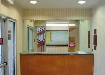 HomeTown Inn & Suites hotel thumbnail 5