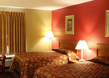 HomeTown Inn & Suites hotel thumbnail 8