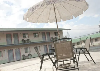 Sunset Motel hotel thumbnail 6