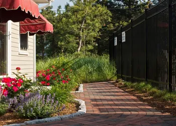 Wellfleet Lodge hotel thumbnail 3