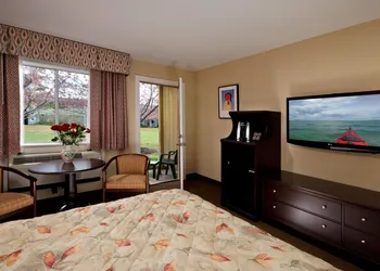 Wellfleet Lodge hotel thumbnail 7