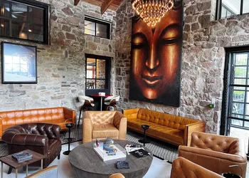 Logan Inn hotel thumbnail 2