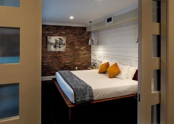 Logan Inn hotel thumbnail 3