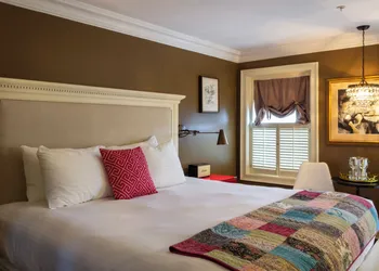 Logan Inn hotel thumbnail 7