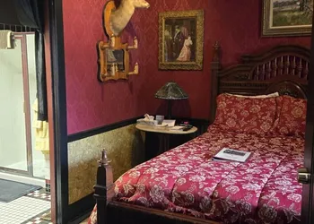Historic Farnsworth House Inn hotel thumbnail 7
