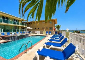 Crystal Beach Motor Inn hotel thumbnail 3